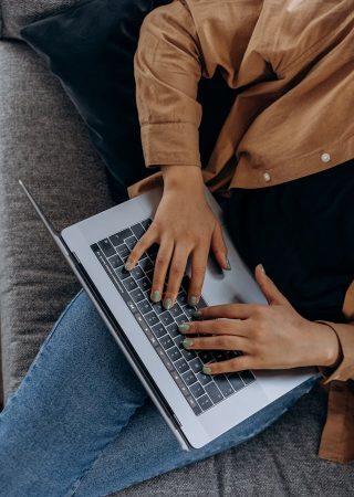pexels-mikhail-nilov-6893955